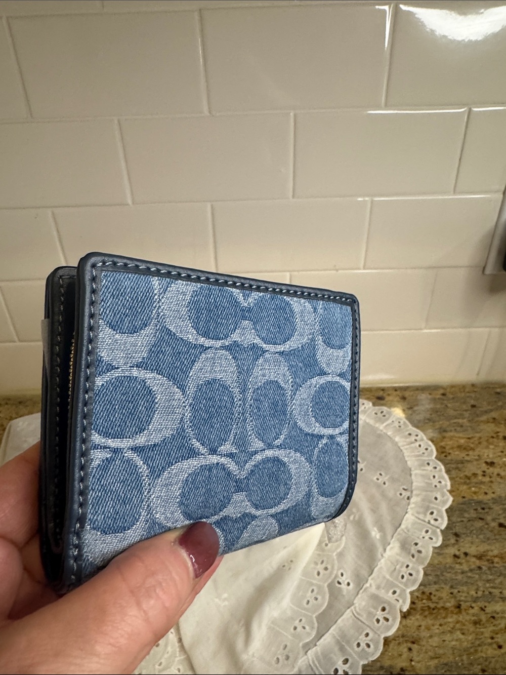 COACH Denim Signature Bifold Wallet - Light Blue with Navy Trim ! - Picture 11 of 12